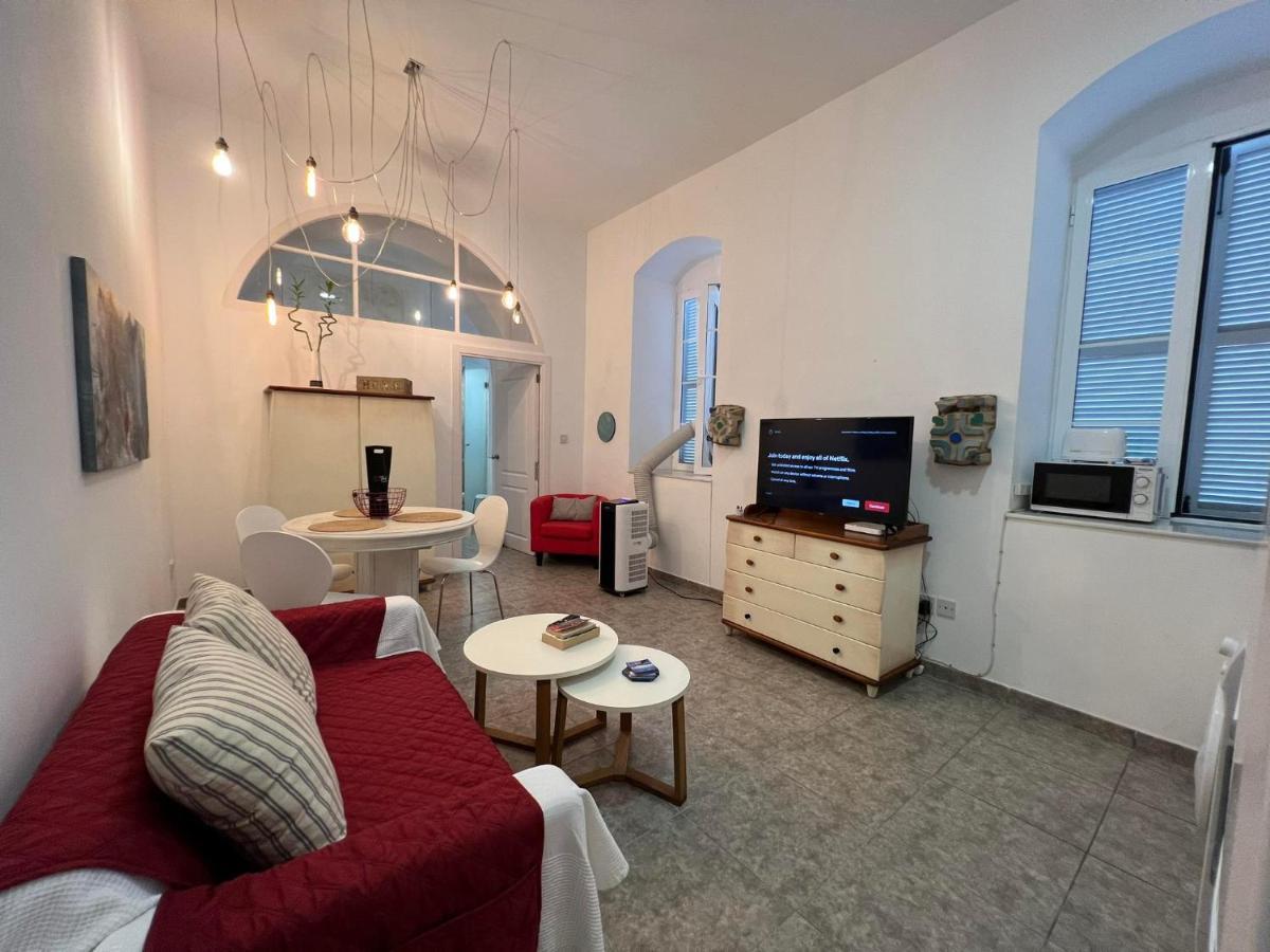 Quirky 1Br Just Off Main Street Prime Location Apartment Gibraltar Ngoại thất bức ảnh