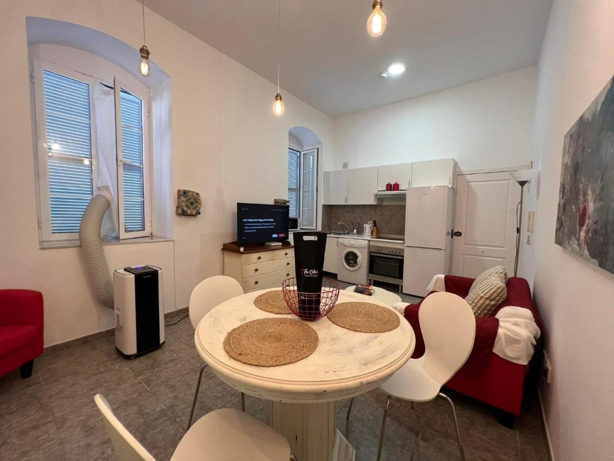 Quirky 1Br Just Off Main Street Prime Location Apartment Gibraltar Ngoại thất bức ảnh